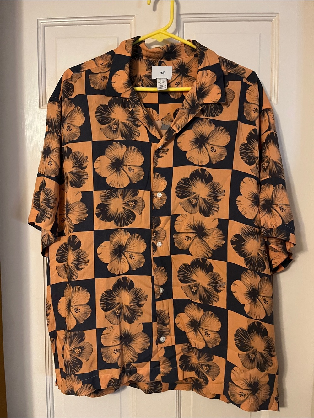 H&M Orange and Black Floral Camp Collar Button-Down Shirt